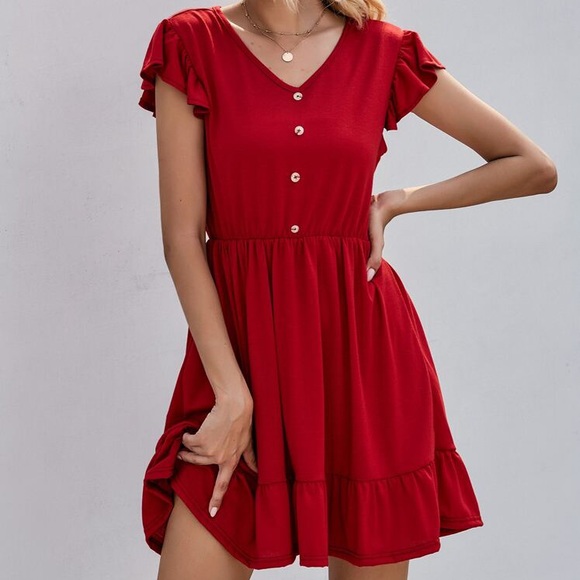 Dresses & Skirts - Comfy red button front dress